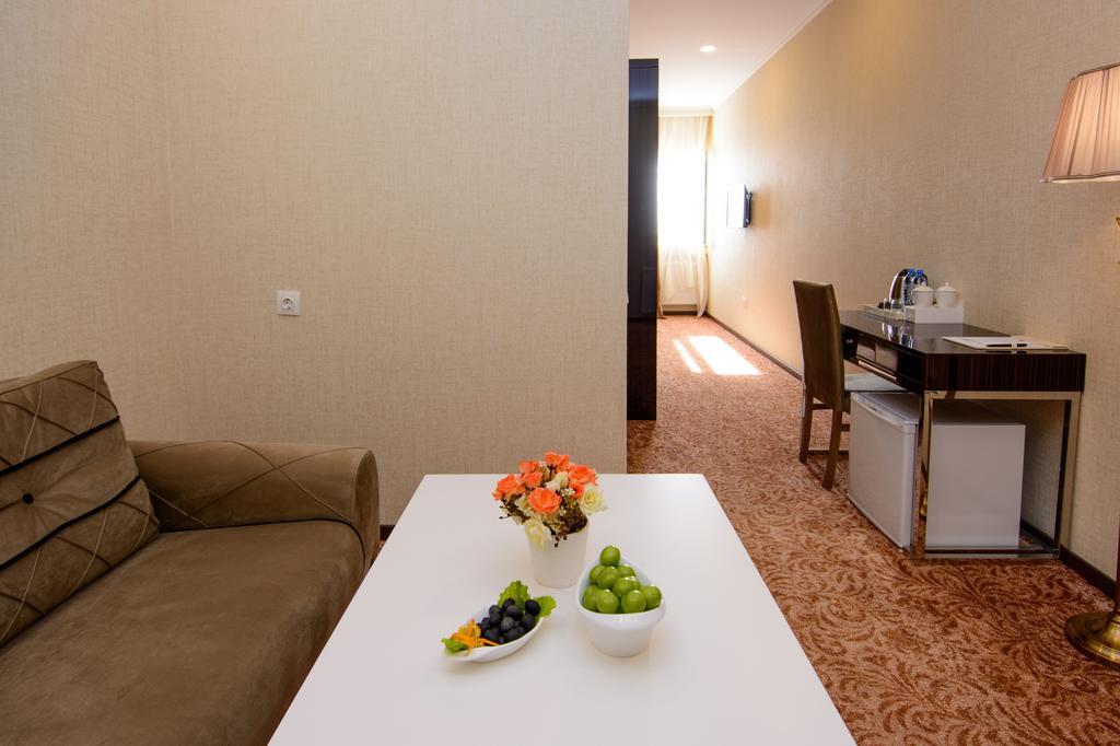 Apart Hotel Mx Tbilisi Esterno foto