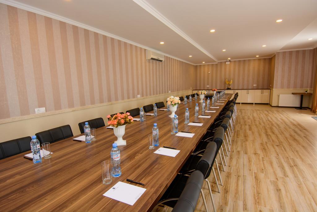 Apart Hotel Mx Tbilisi Esterno foto