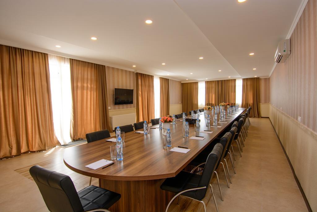 Apart Hotel Mx Tbilisi Esterno foto